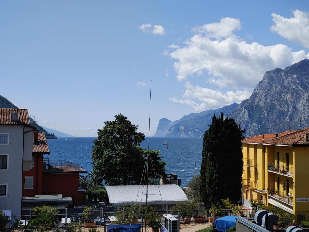 Appartamenti Baia Azzurra 5. Torbole Sul Garda Exterior photo